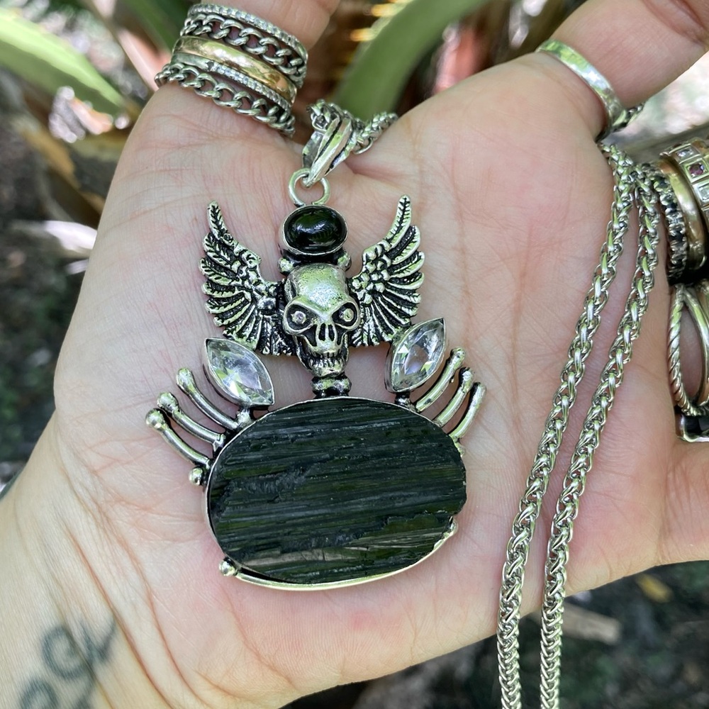 Black tourmaline gemstone ,onyx & cubic zirconia skull wings goth necklace - Picture 11 of 14